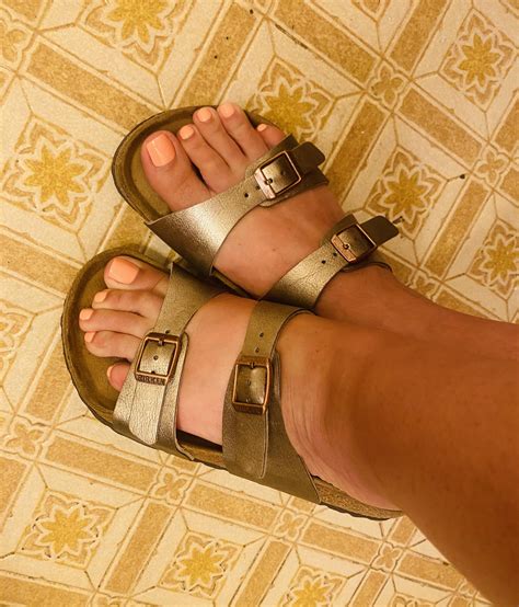 Hot N Vintage R Rate My Feet