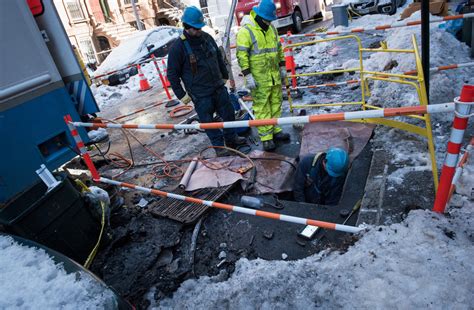 Man Is Struck In The Head By A Manhole Cover In Brooklyn The New York