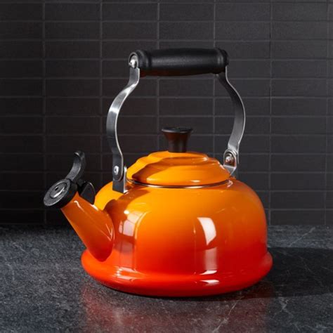 Kit Chaleira Tradicional E 2 Canecas 200 Ml Laranja Le Creuset