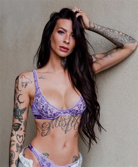 Hot Sexy Caity Babs Bikini Pics