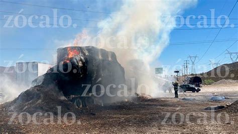 Tr Iler Sufre Falla Mec Nica Y Se Incendia En La Carretera Saltillo