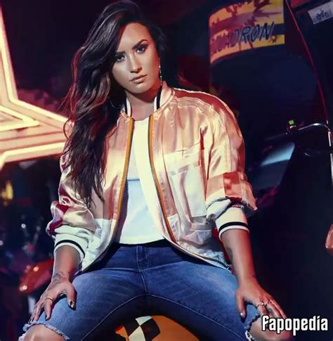 Demi Lovato Nude Leaks Photo Fapopedia