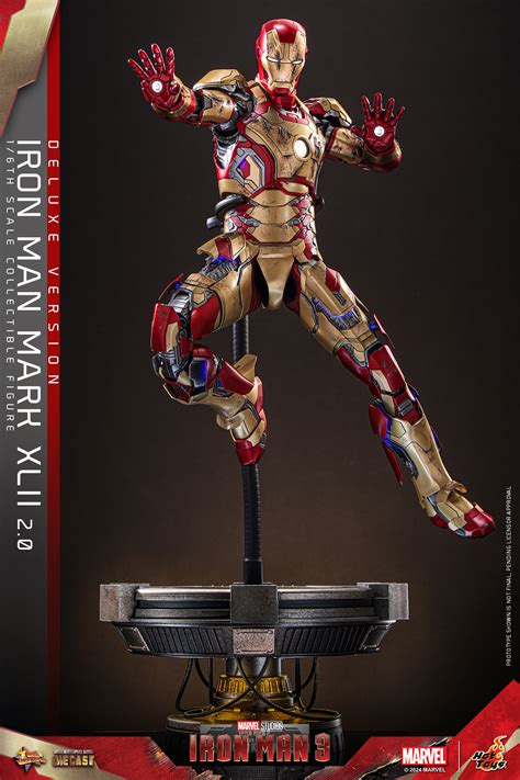 Hot Toys Iron Man 3 1 6th Scale Iron Man Mark XLII 2 0 Collectible Figure Deluxe Version