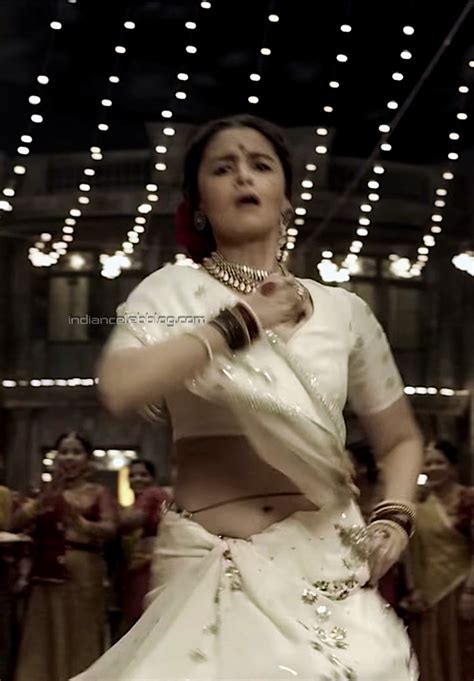 Alia Bhatt Bollywood Gangubai K26 Hot Saree Navel Hd Caps Indiancelebblog