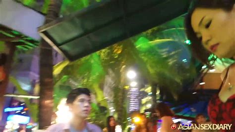 Vietnamese Milf With Nice Hanging Tits Gets Creampied Xasiat