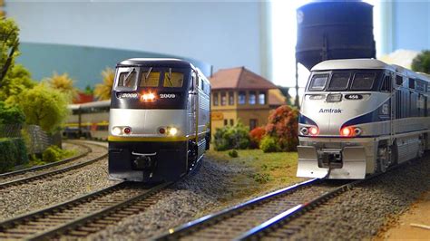 HO Scale Amtrak Superliner Train Set