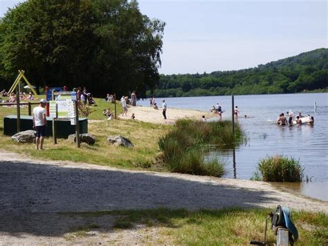 EN IMAGES Au bord du lac de Guerlédan aussi les plages sont prises d