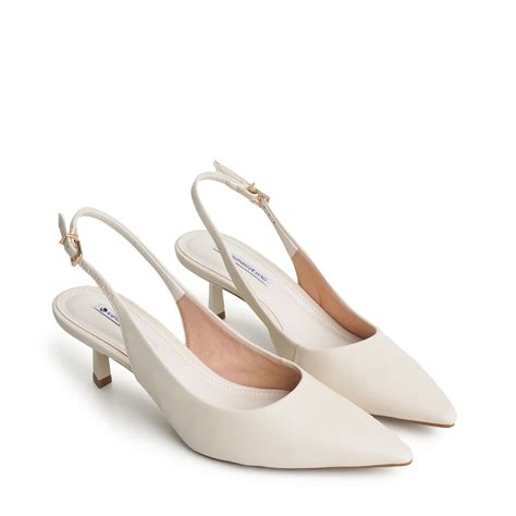 Scarpin Nude Manteiga Slingback Tira Ajust Vel E Salto Baixo Nude Manteiga