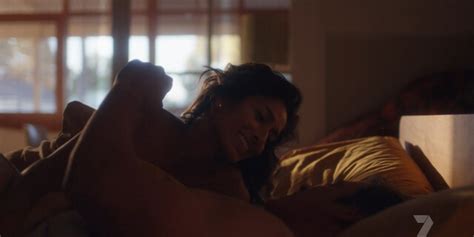 Nude Video Celebs Emma Harvie Sexy RFDS S E