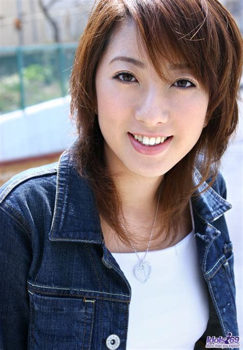 Japanese Teen Jyuri Kanoh Flashes Her Panties Before Getting Naked At