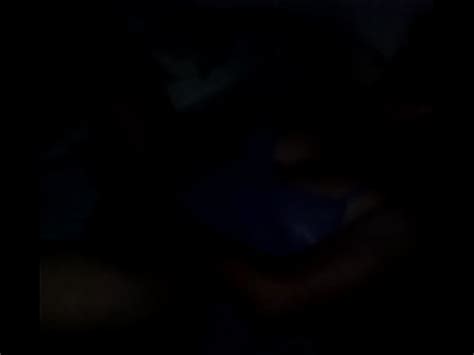 Esposa masturbándose muy caliente viendo porno XVIDEOS