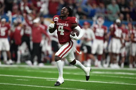 Baseball Helping Texas Pursue Ou Transfer Wr Mario Williams
