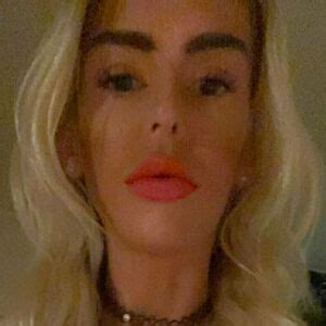 Reeses Pieces Nude Photo 0001