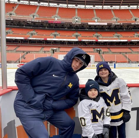 Luke Hughes Hockey Girlfriend Hot Hockey Players Michigan Hockey