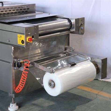 Automatic Sausage Thermo Forming Vacuum Stretch Film Packing Machine