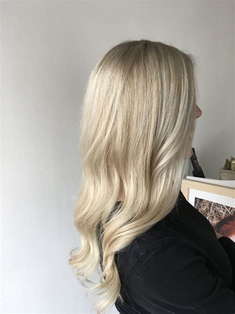 Pin By Jessica Steenstra On Hair Creamy Blonde Blonde Hair Super Blonde Hair