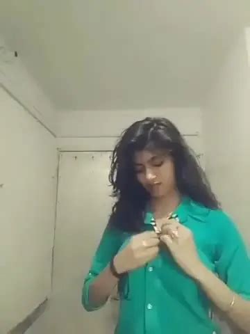 Extremely Beautiful Girl Exposing Herself Nude And Showing Clean Pussy LINK IN COMMENT