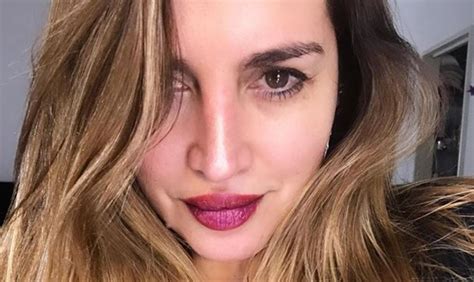 Fotos La Impactante Escena De Bel N Francese En Bikini Y Lentes De Sol Junto A Las Monta As