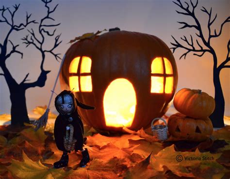 30+ House Pumpkin Carving Ideas