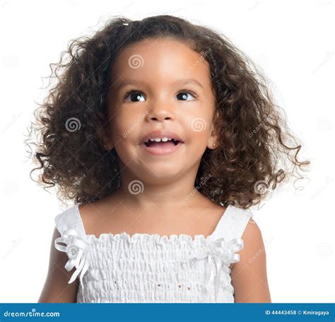 Petite Fille Afro américaine Mignonne D isolement Sur Le Blanc Photo