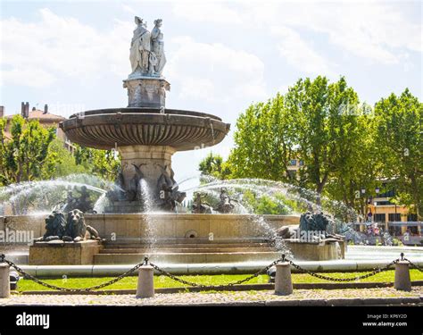 Roundabout With Fountain High Resolution Stock Photography And Images