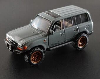 Hot Wheels Toyota Land Cruiser Creme With Black Interior Short Card Hard To Find Collector