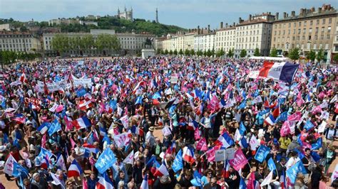 Les Anti Mariage Gay Manifestent Dans Toute La France