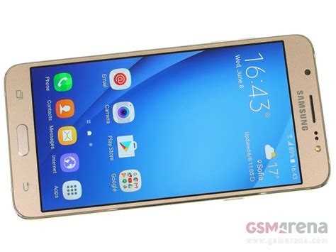 Samsung Galaxy J7 (2016) pictures, official photos