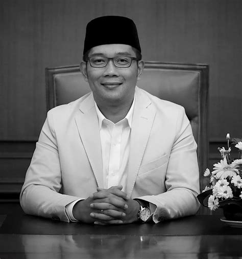 Biografi Ridwan Kamil Bahasa Inggris Coretan
