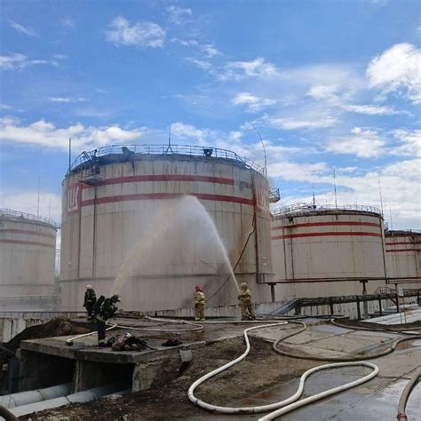 СК сообщил о погибших при пожаре на НПЗ в Ухте - РИА Новости, 02.06.2024