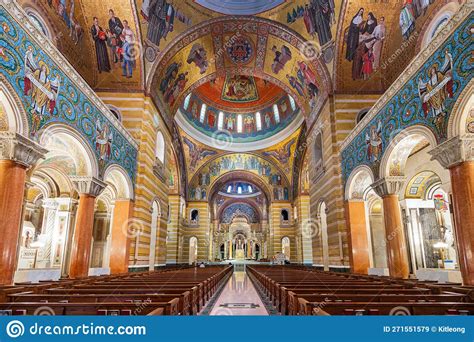 Interior View of the Cathedral Basilica of Saint Louis Editorial Stock ...