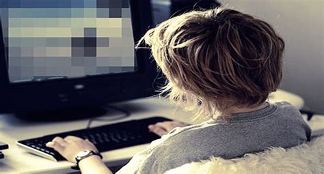 Empresa oferece software de espionagem para descobrir se seu filho é gay