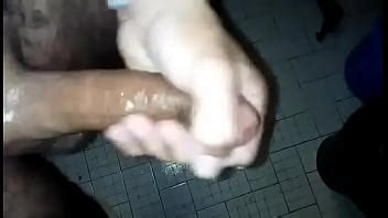 Paja en el baño XVIDEOS