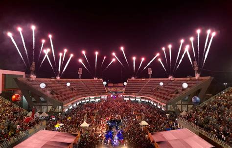 Boi Manaus Mais De Mil Pessoas Celebram Anivers Rio Da Cidade