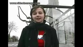 Chica aficionada de 18 años XVIDEOS