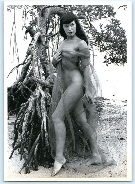 BETTIE PAGE Risque Nude PINUP GIRL Repro 1996 Bunny Yeager 4½ x6½ Postcard Other Unsorted