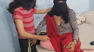 Indian Fucking Her Tight Hindi Pussy While In Muslim Hijab