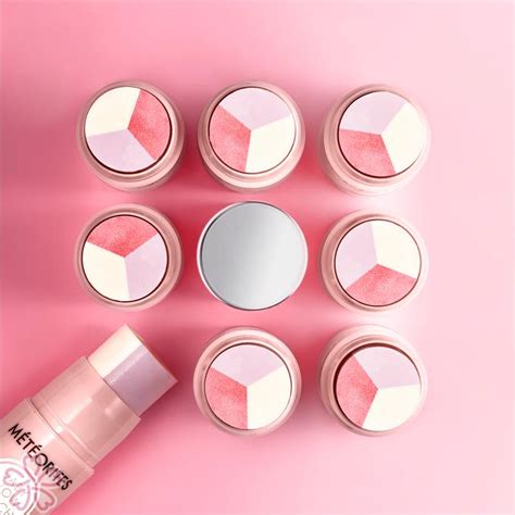 Beauty рейтинг: выбираем лучшие хайлайтеры для лица