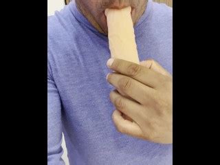 用呕吐反射对我的新 英寸假屌口活 Pornhub Gay