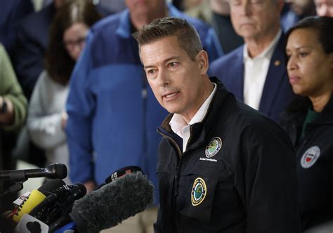 O que se sabe sobre colisão entre avião e helicóptero em Washington, D