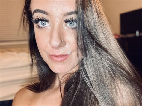 My fans on Onlyfans love the way I take facials... do you..? Visit my