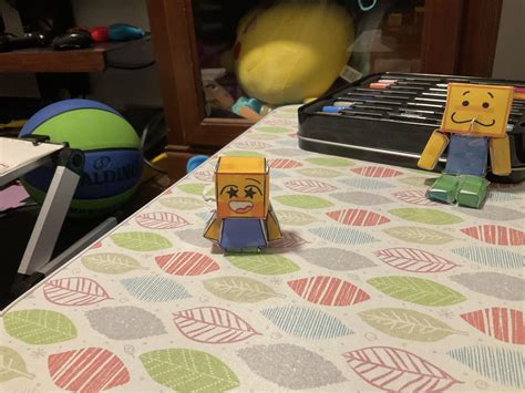 noob papercraft roblox | Arte em papel em 3d, Modelos de artesanato com