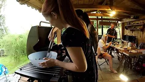 Nessun Mutande Ragazze Si Divertono All Aperto Un Giorno Con Lingerie Abito Estivo Corto E