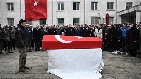 Denize D Erek Len K Lavuz Kaptan I In Stanbul Da T Ren D Zenlendi