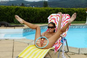 Silvie Delux Nude Hitchhiking And Gaping XXX Dessert