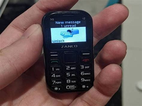 Contoh Gambar Telefon Pintar Wanda Howard