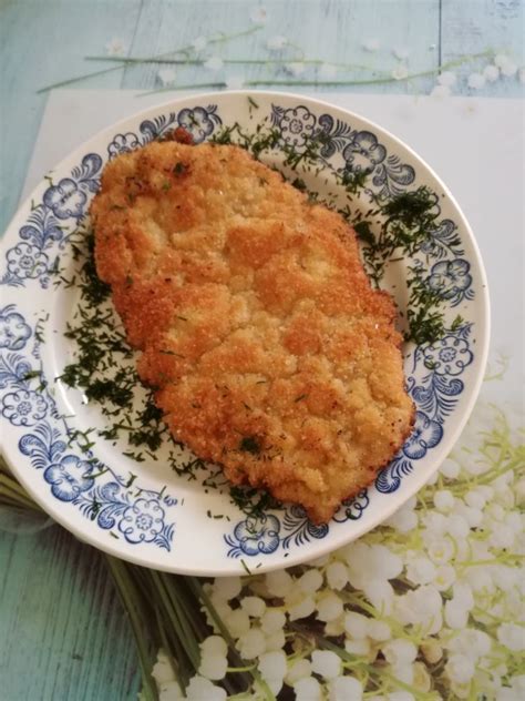 Kotlet Schabowy Z M Odymi Ziemniakami Koperkiem I Kalafiorem Przepis