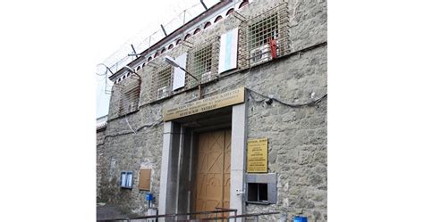 Подарък за затворник: Капсула от антибиотик, пълна с екстази