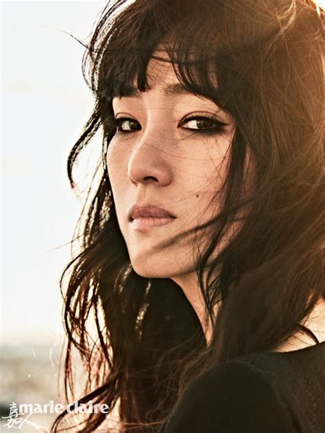 Đi ngược số đông chị đại U Củng Lợi chỉ trung thành với son nude bợt bạt