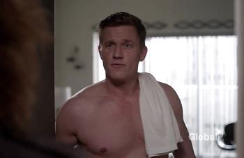 Warren Kole Shirtless Underwear Gay Yellowjackets Famewatcher
